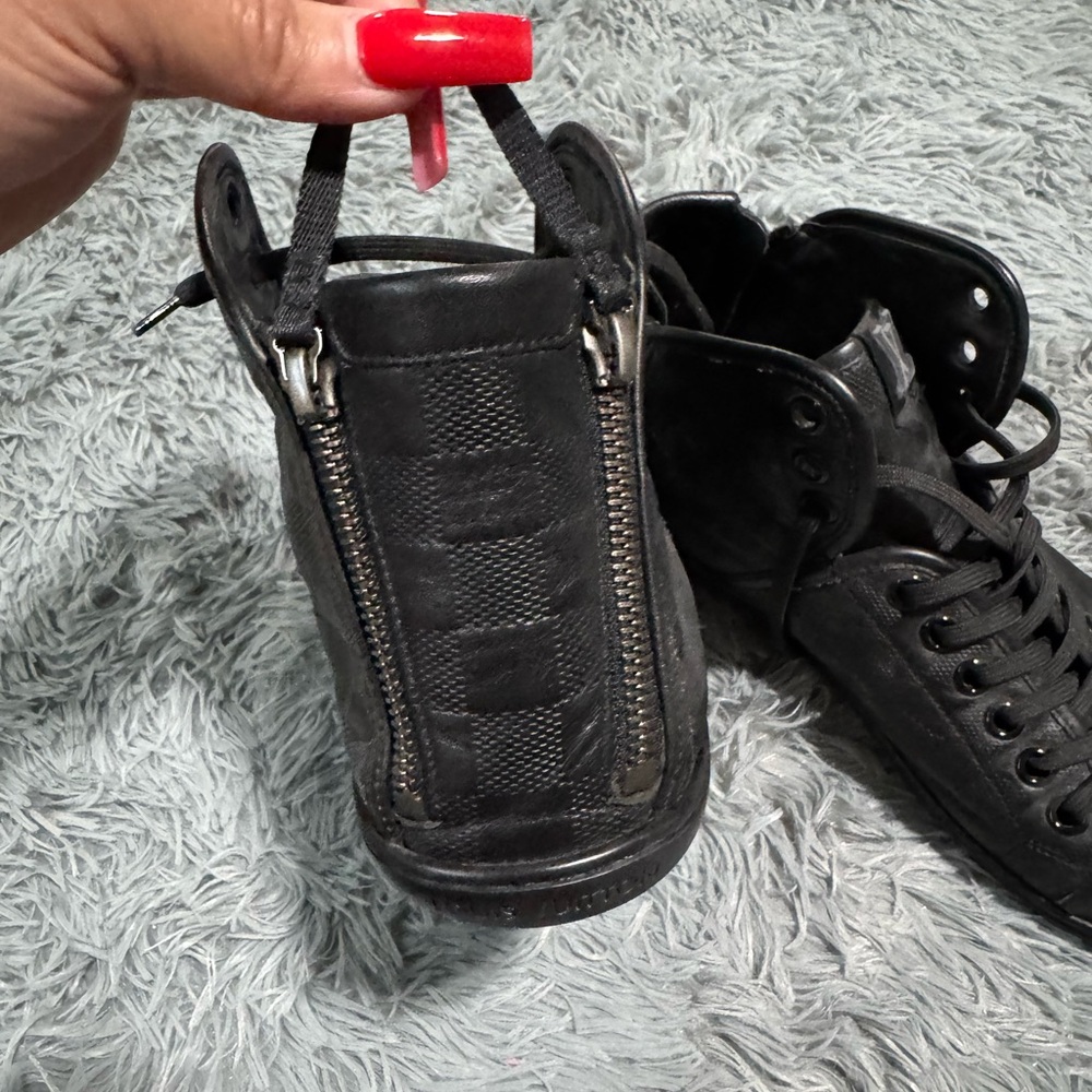 Louis Vuitton Mens Sneakers size 7 - Picture 3 of 5